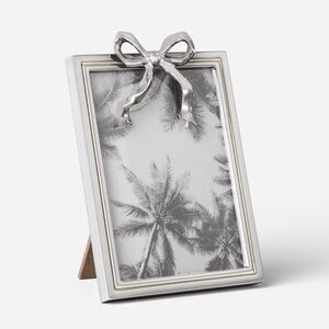 5"x7" nwt Metal Bow Frame - Threshold